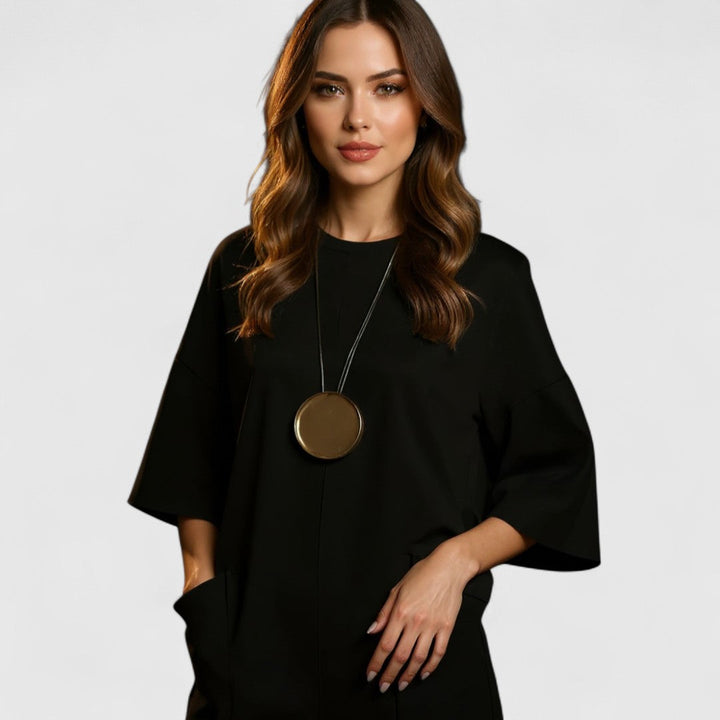 אליזינה - חליפת אלגנטית עם שרוולים קצרים