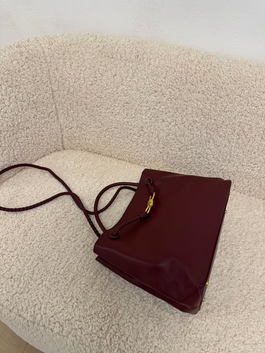 עמיליה | תיק רב-תכליתי מעוצב