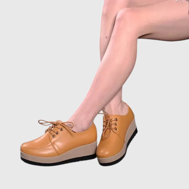 מיכל – נעלי שרוכים