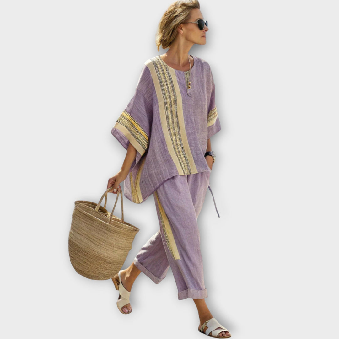 אנילה - סט אלגנטי דו-חלקי עם עיצוב מפוספס