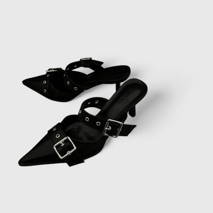 נעלי עקב עם אבזם מתכת