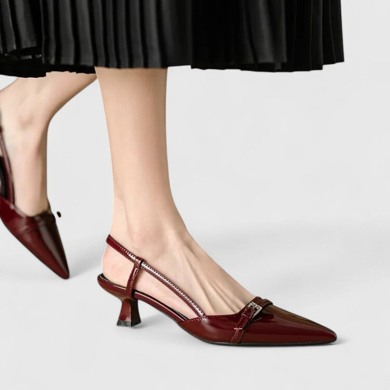 סנדלי סליפ-און מחודדים לקיץ