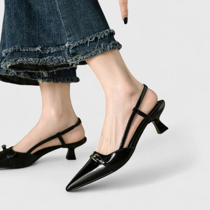 סנדלי סליפ-און מחודדים לקיץ