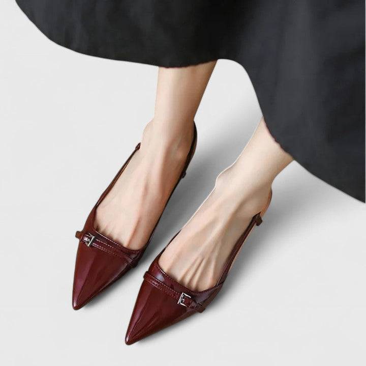 סנדלי סליפ-און מחודדים לקיץ