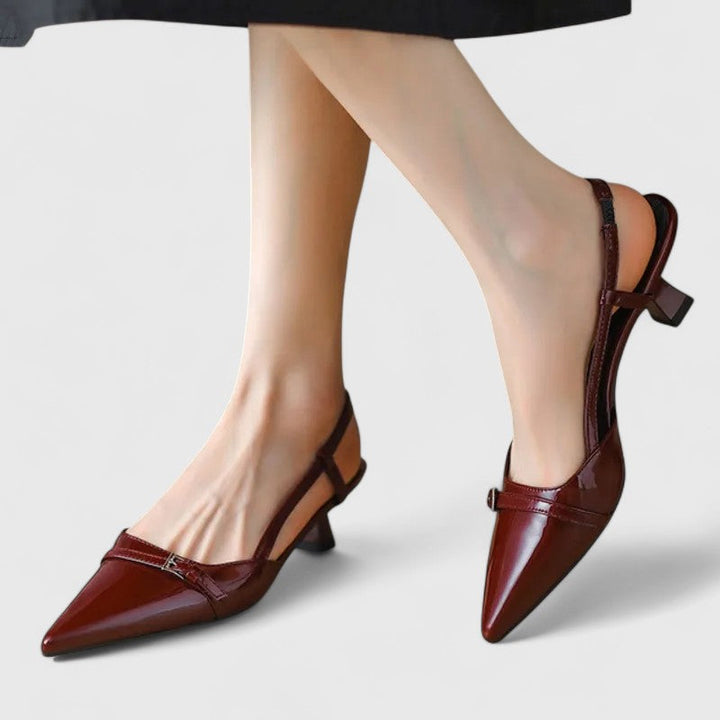 סנדלי סליפ-און מחודדים לקיץ