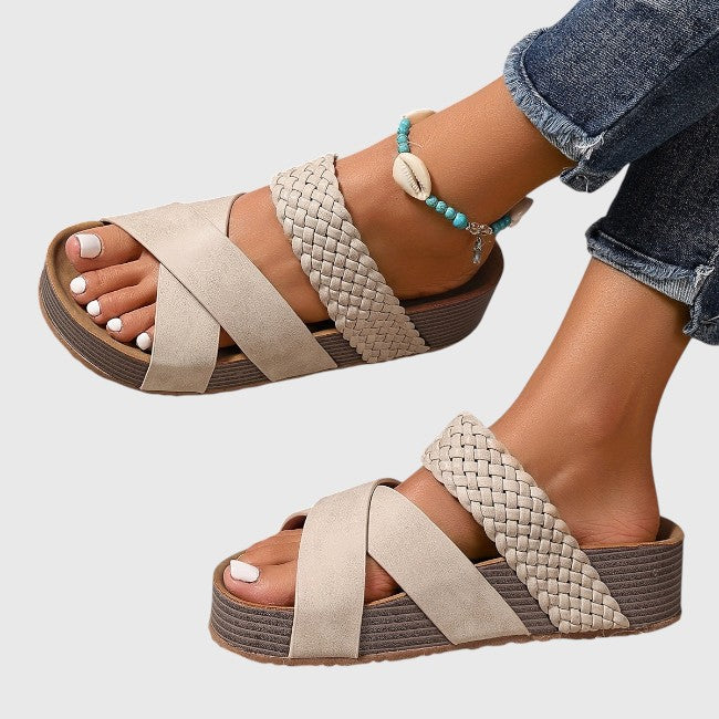 נוגה – סנדלים אורטופדיים